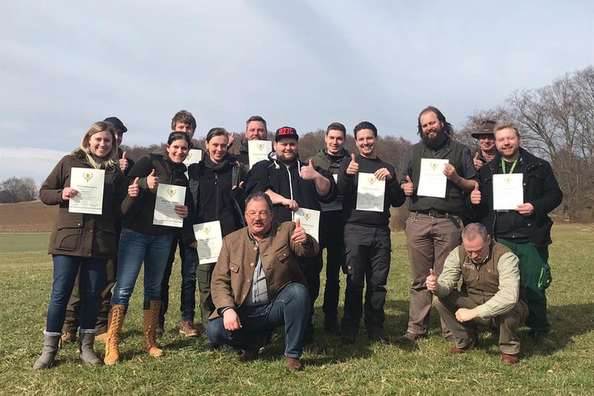 Jagdschule Wiesensteig – Jägerprüfung März 2020 – die erfolgreiche Gruppe